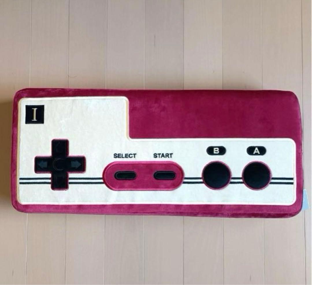新品 ニンテンドーミュージアム クッション ファミコン コントローラー