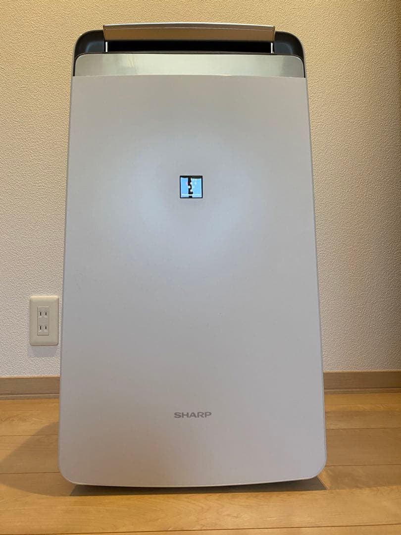 【美品】SHARP シャープ　衣類乾燥除湿機　CV-R180-W ホワイト Amazon | シャープ 衣類乾燥 除湿機 CV-R180-W コンプレッサー方式 18L