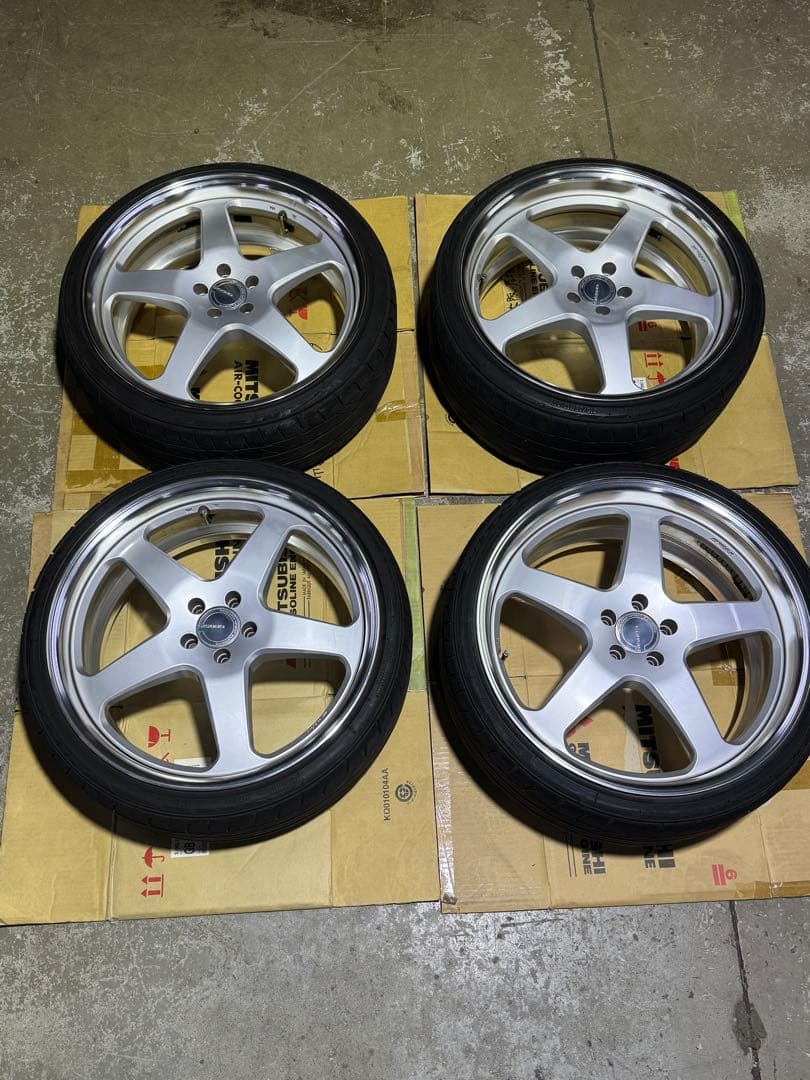 ワーク　グノーシス　19インチ　30系プリウス　215/35R19 ナット付き ワーク グノーシス 19インチ 30系プリウス 215/35R19 ナ