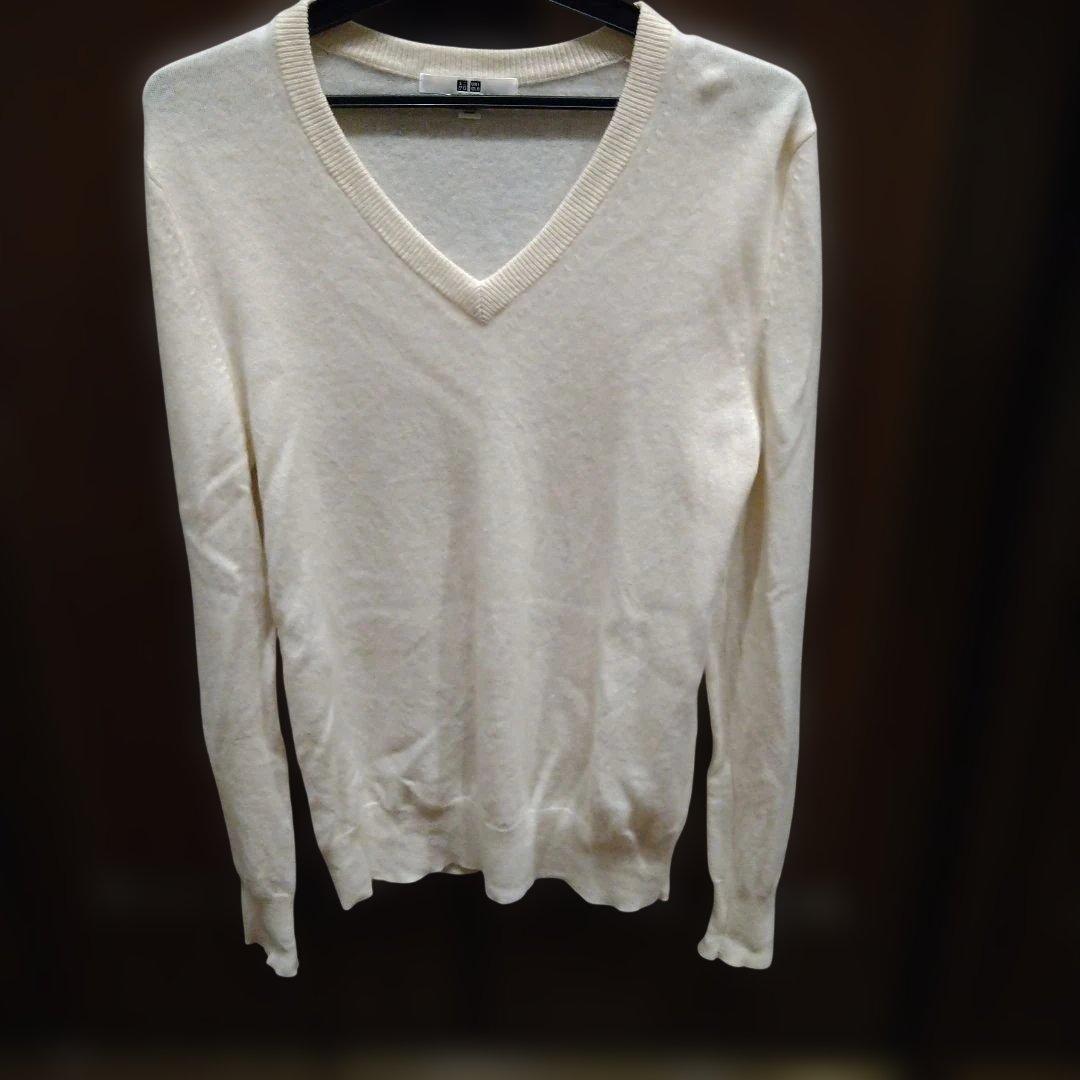 UNIQLO オフホワイトカシミヤ100％ Vネックセーター M - メルカリ