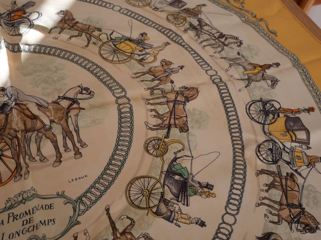 HERMÈSエルメス　ロンシャンへの散歩　カレ90