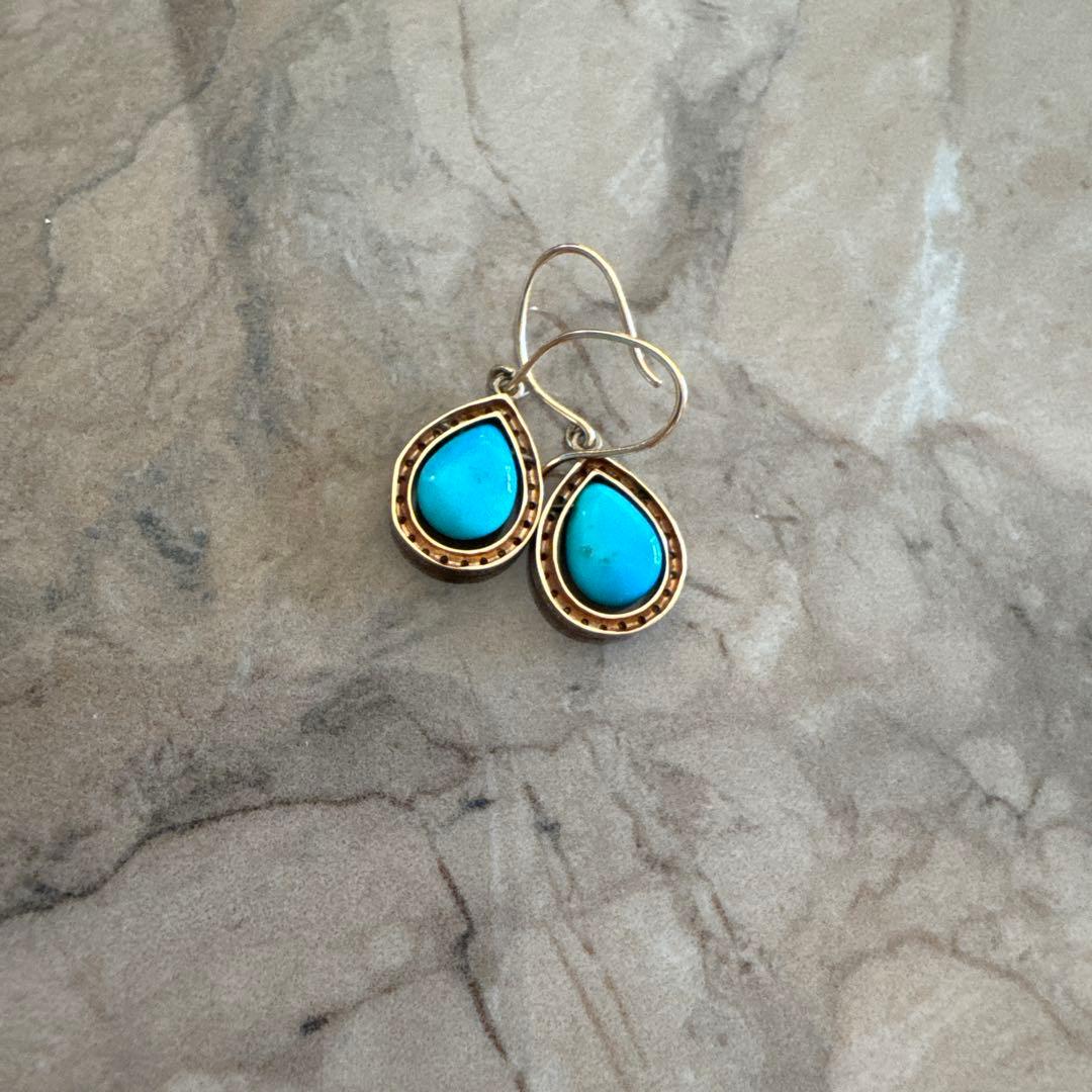 【お値下げしました】エナソルーナ　ターコイズブルー ドロップ型ピアス