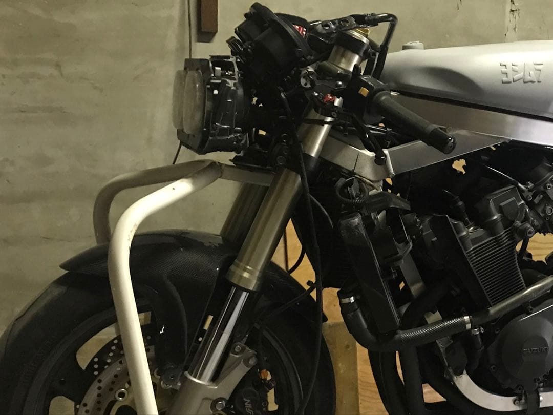 SUZUKI GSX-R400R GK76A F カウル スズキ 耐久レーサー - メルカリ