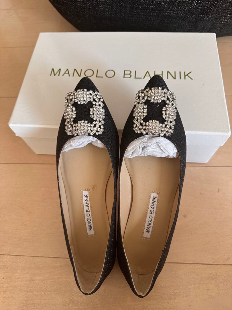 MANOLO BLAHNIK ビジュー付きフラットシューズ 38 - メルカリ