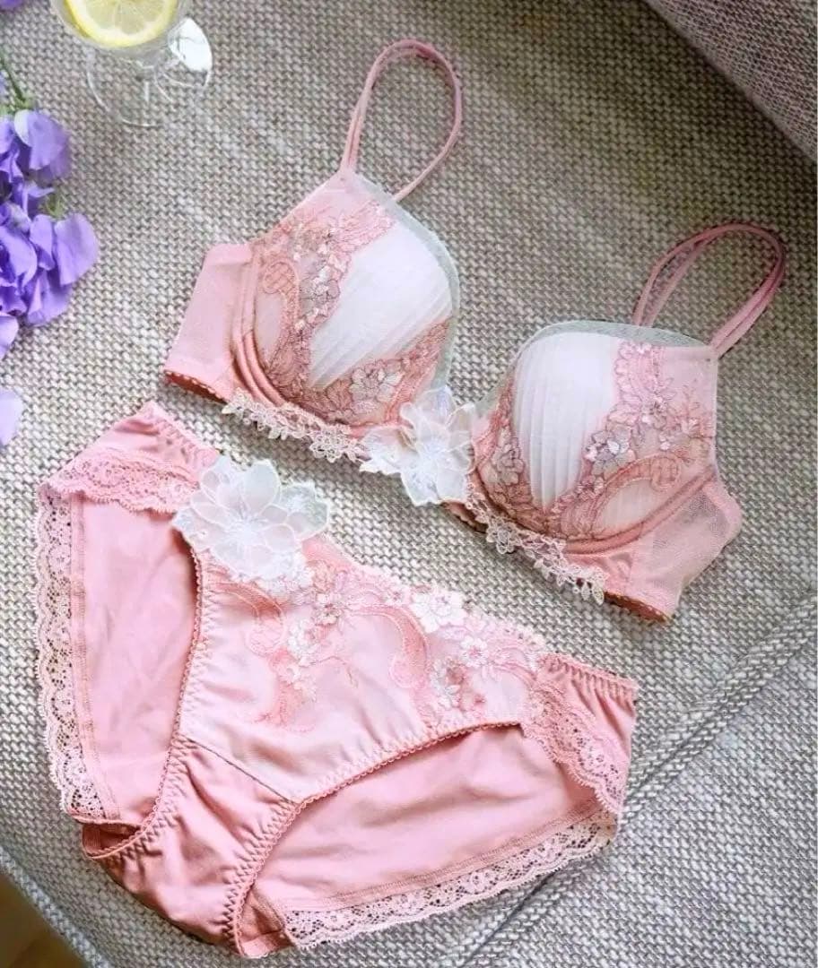 ワコール パルファージュ プッシュアップブラ ブラジャー＆ショーツ