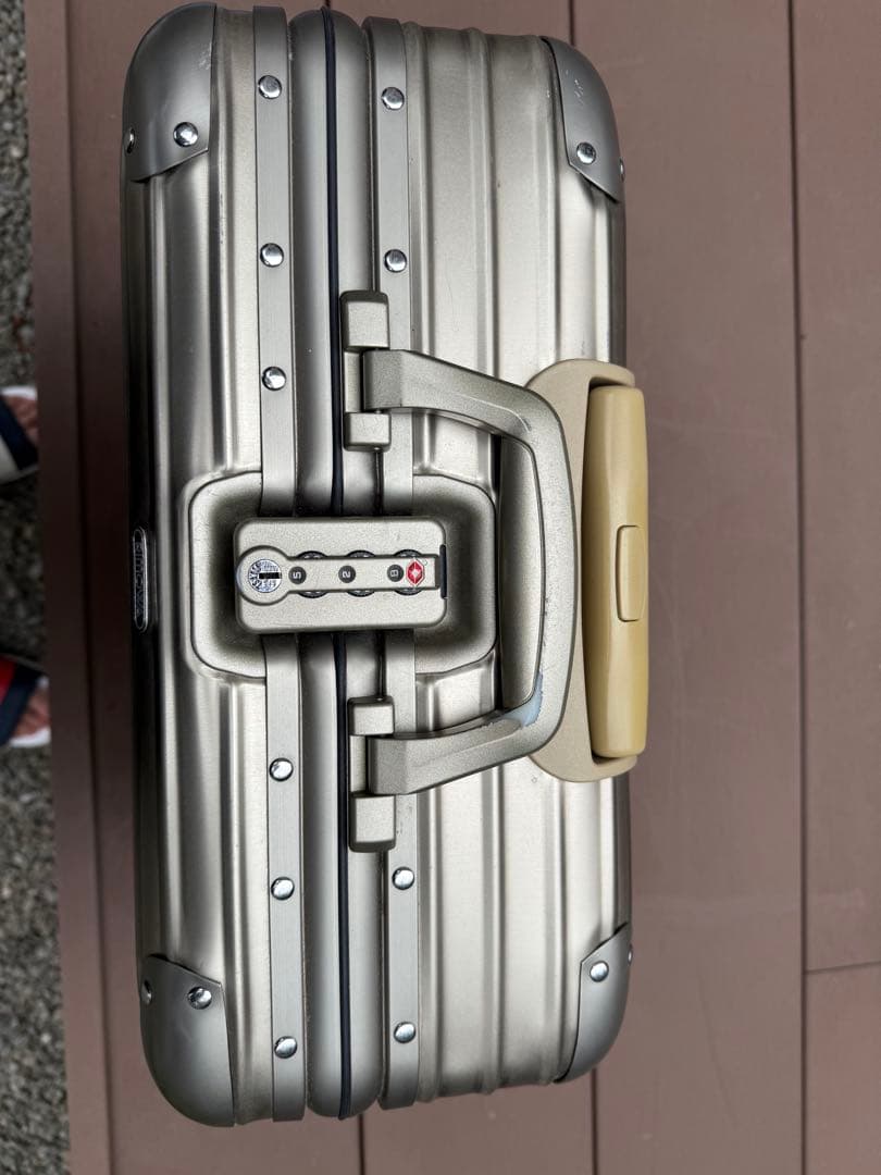 廃盤 リモワ ゴールド アタッシュ ビジネス キャリーケース トパーズの