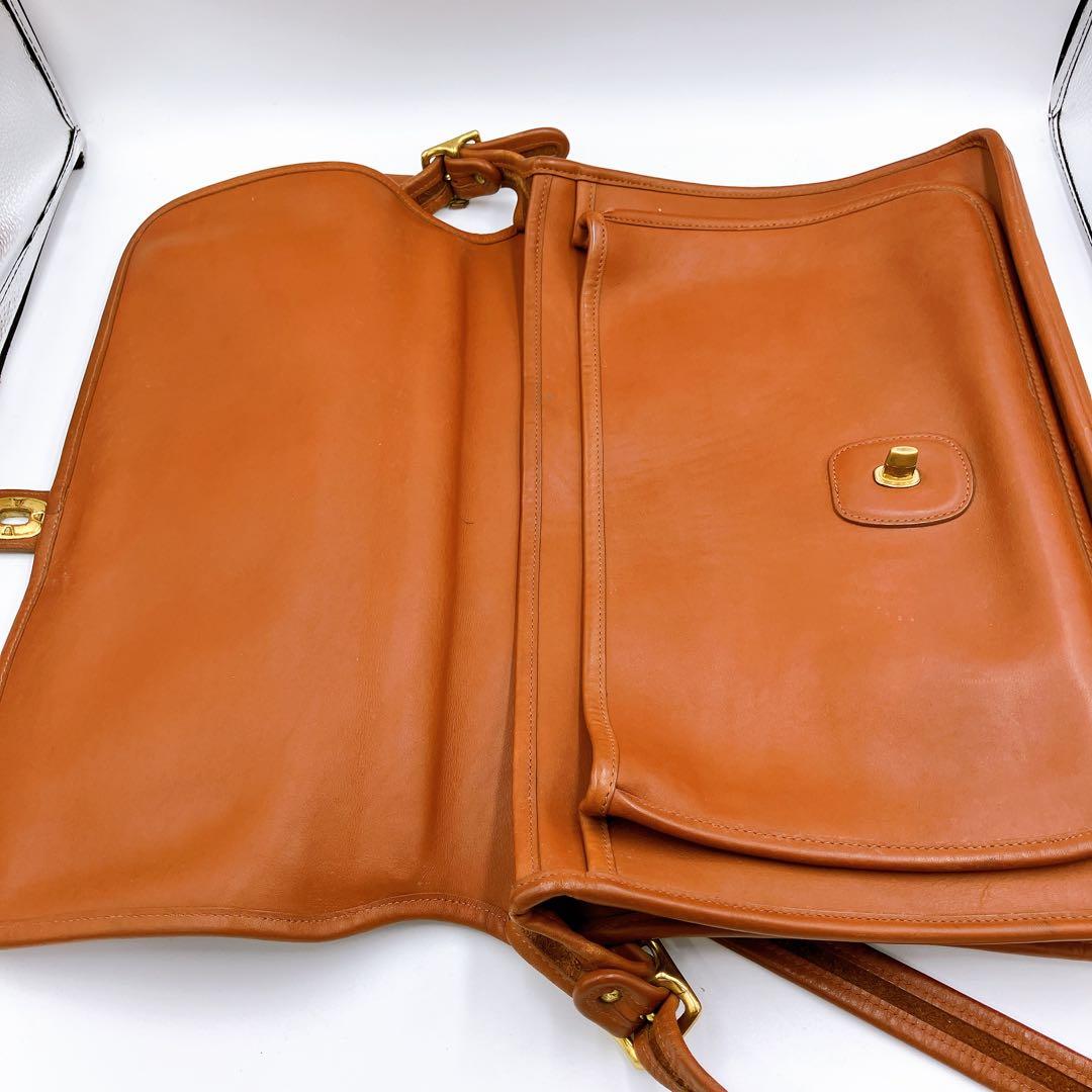 逸品】5180 オールドコーチ Metropolitan Brief Bag - メルカリ