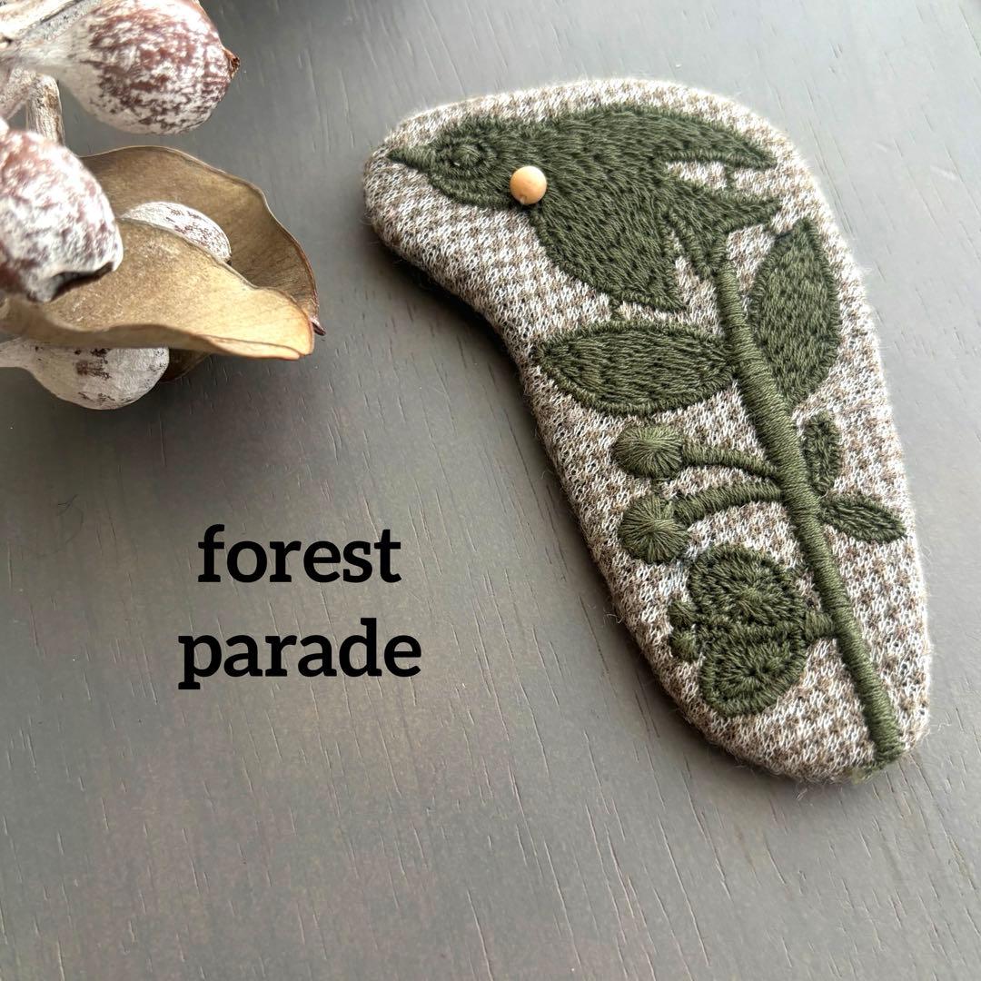 ②126 ミナペルホネン ブローチアクセサリー ハンドメイド 鳥刺繍