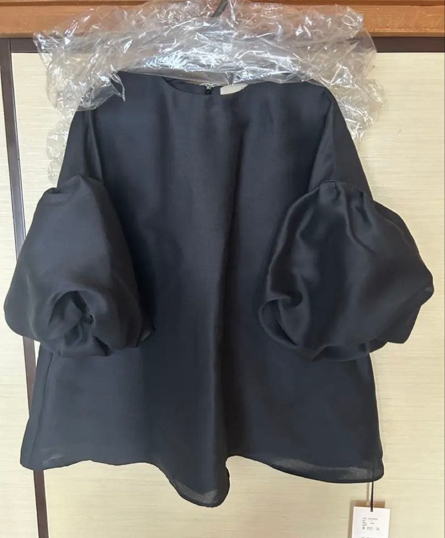 新品‼️Heve へイヴ WHIPバルーンスリーブBL ブラック - メルカリ