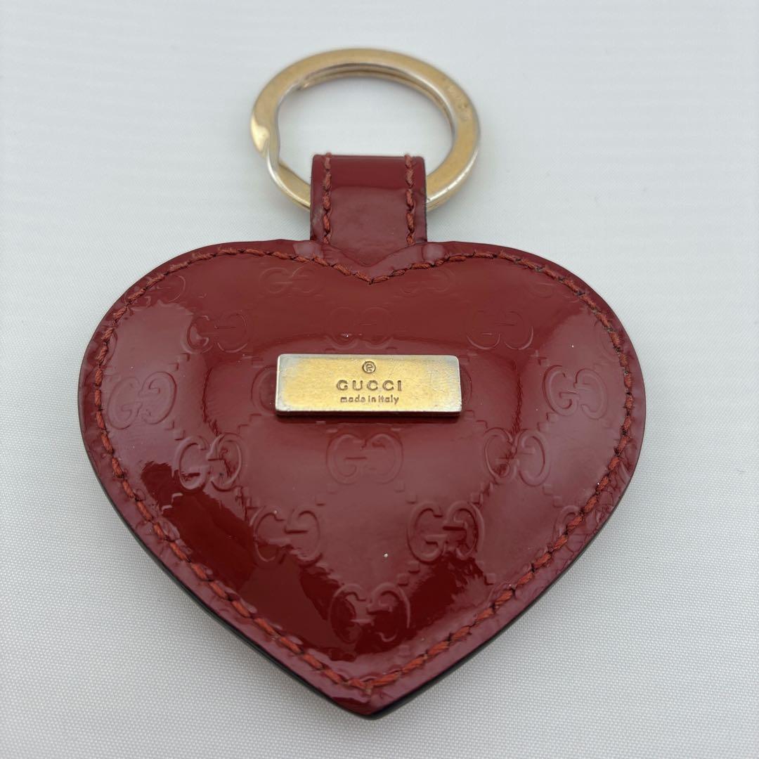 GUCCI グッチ GGロゴ レッド ハート型キーホルダー エナメル - メルカリ