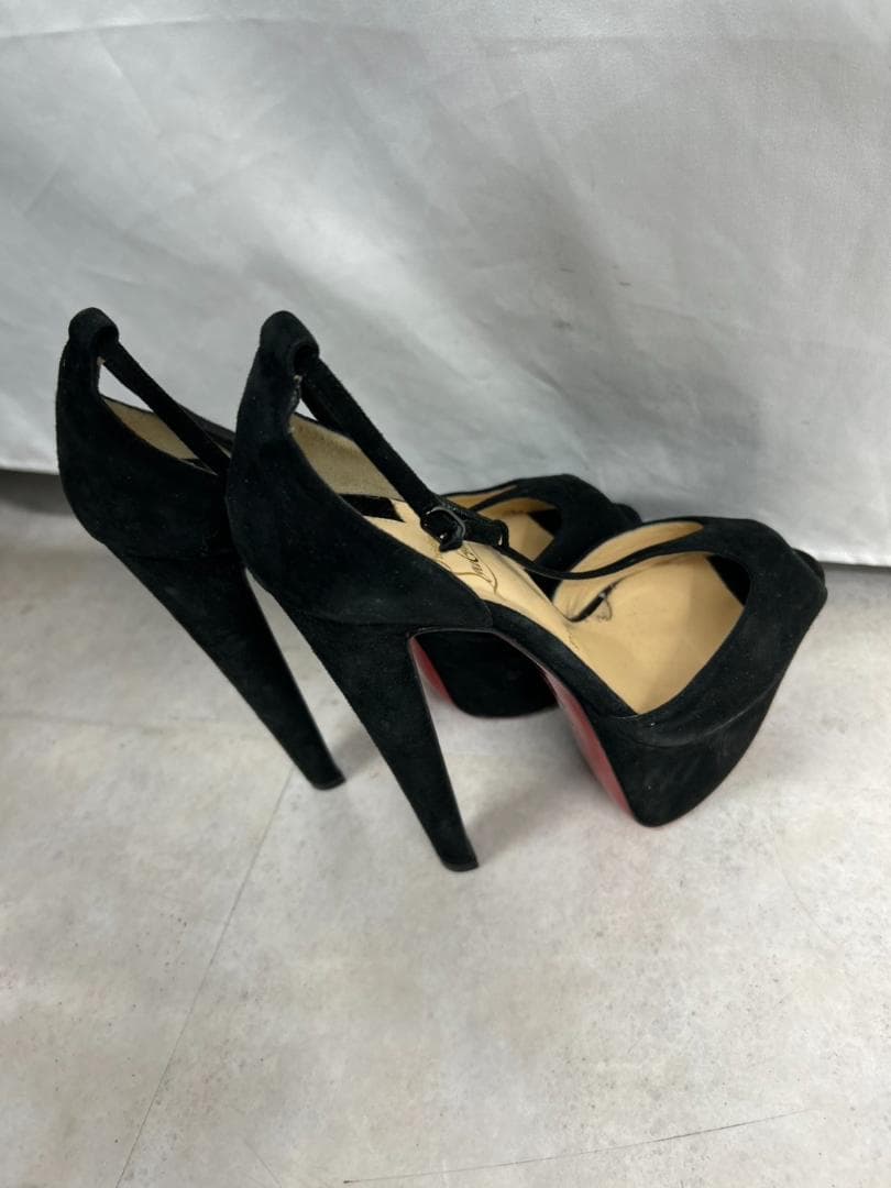 Christian Louboutin ブラック スエード オープントゥヒール