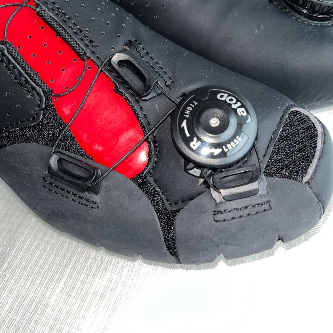 ボアダイヤル式 ロードバイクシューズ ブラック/レッド