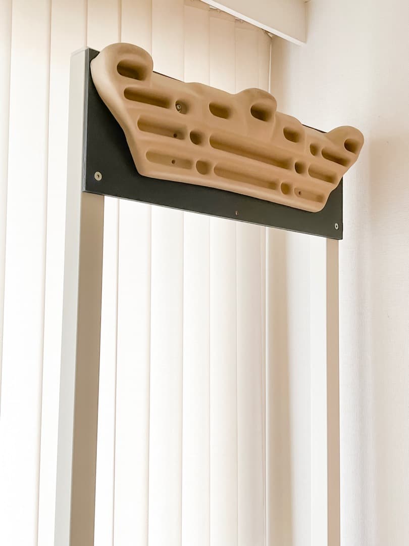 東商アソシエート株式会社 懸垂ラック白色（フィンガーボード付き