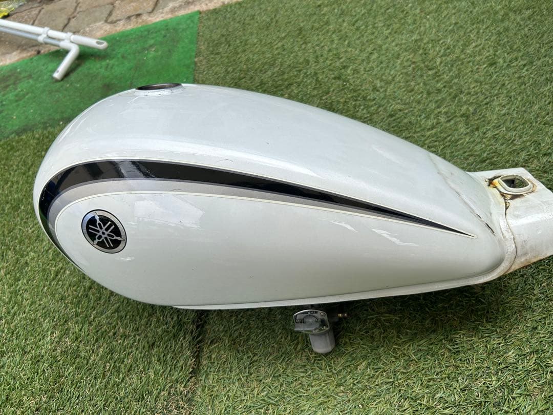 yb125sp タンク　美品　サビ無し