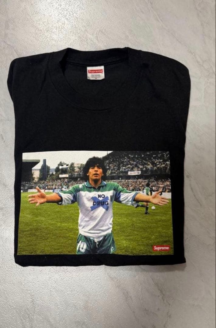 Supreme ブラック Tシャツ マラドーナ - メルカリ
