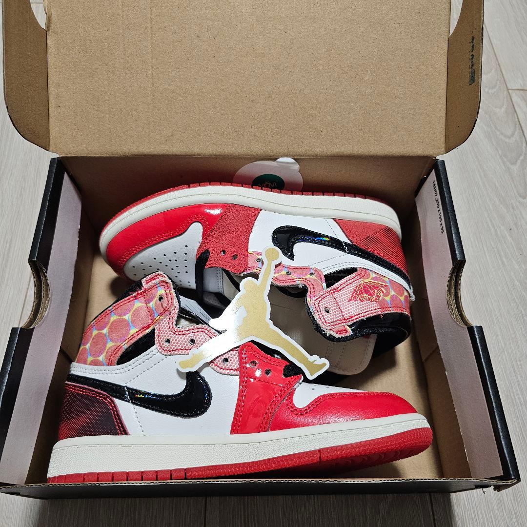 スパイダーマンコラボ JORDAN1 RETORO HIGH OG SP（PS） 5月20日発売、スパイダーマン× エアジョーダン1のプレ値は？ブランド