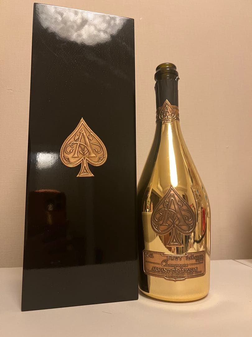 アルマンドゴールド空瓶と専用ボックス付き - メルカリ