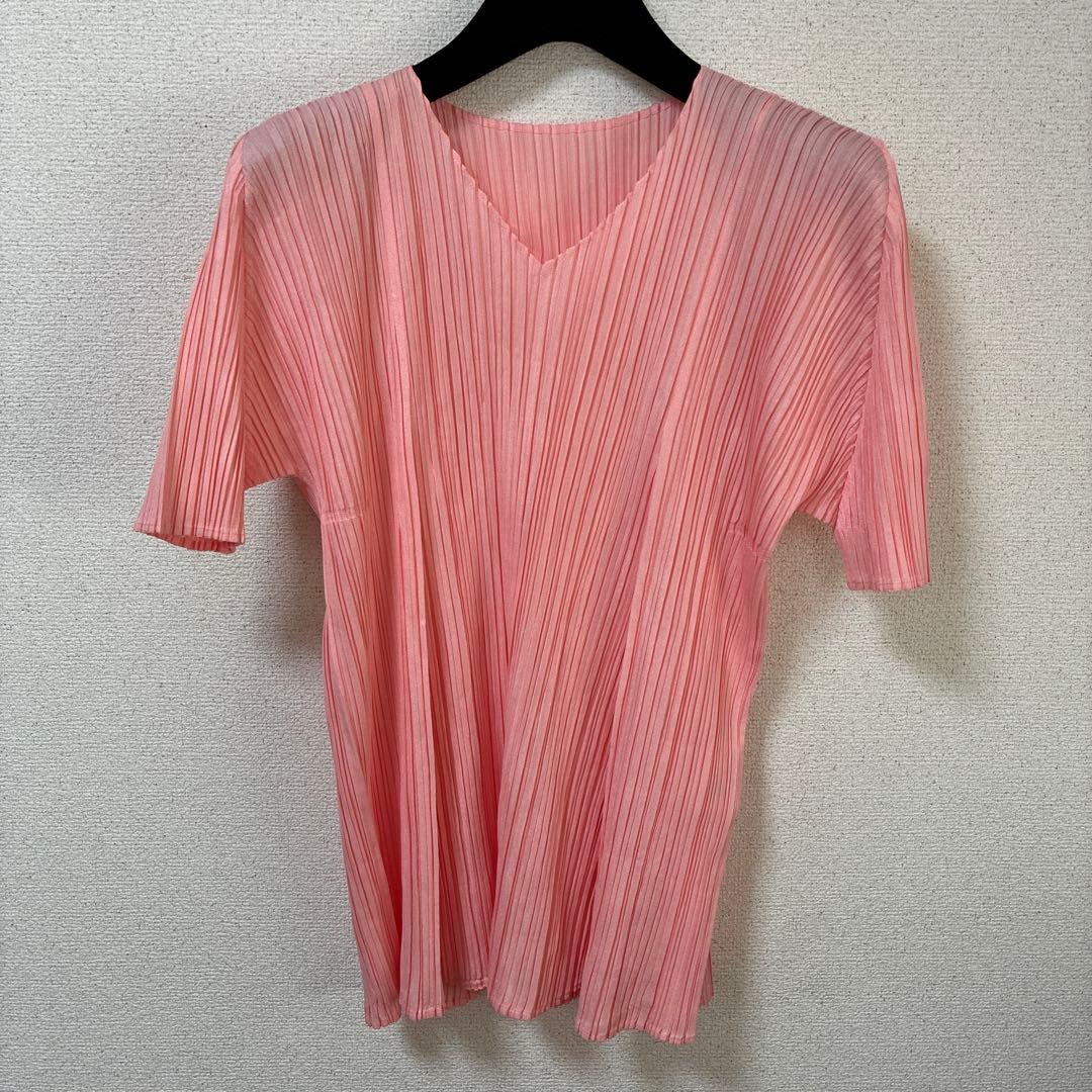 PLATS PLIAS! プリーツデザイン Tシャツ サイズ3 ピンク PLATS PLIAS! プリーツデザイン Tシャツ サイズ3 ピンク PLATS PLIAS