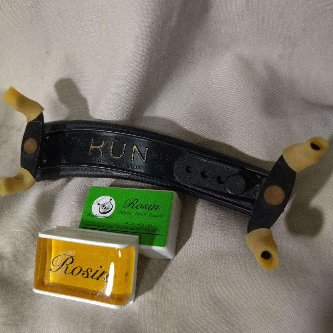 ♥5才前後の子供用スズキバイオリン1/8♥品番200弓ケ―スKUNの肩当て松脂付