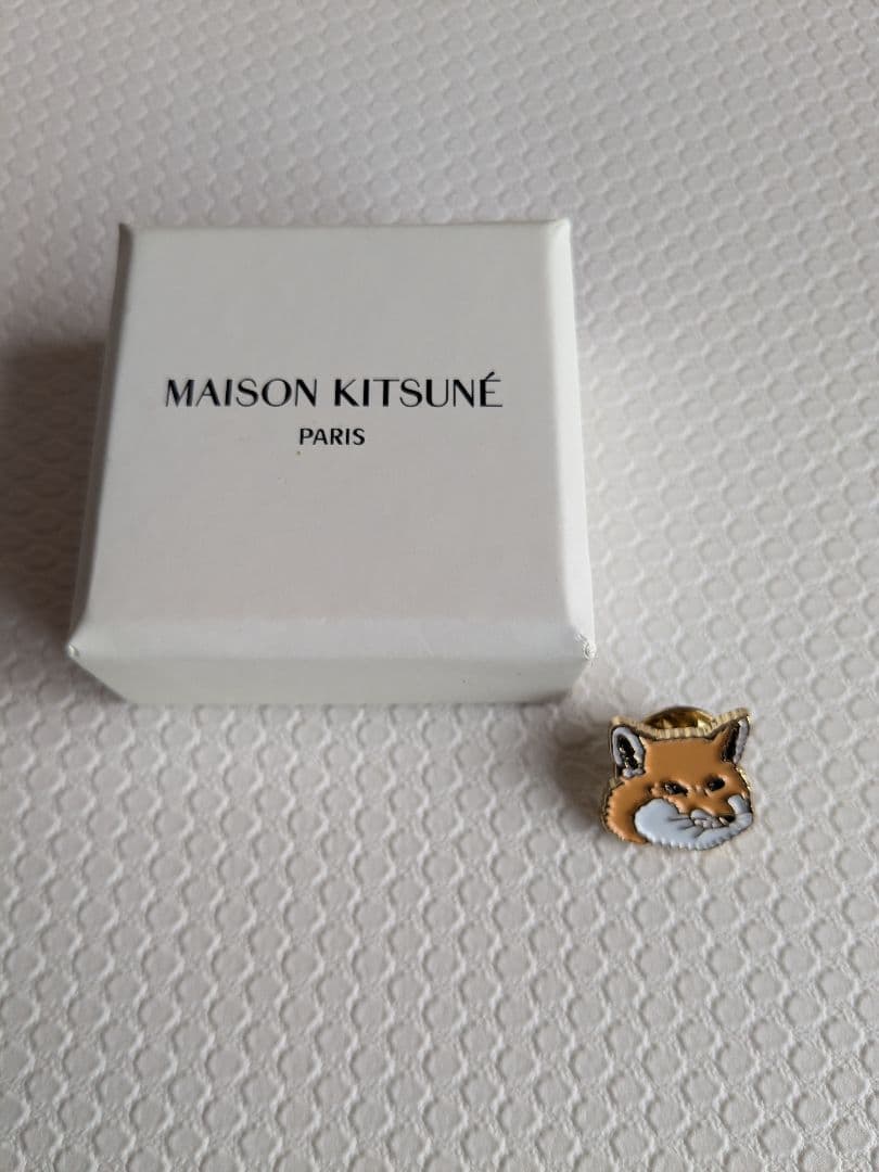 メゾンキツネ ピンバッジ - メルカリ