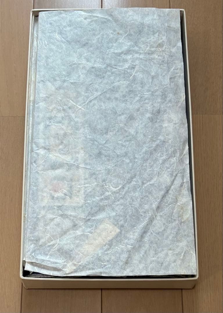 結城紬(藍地花唐草文縦流れ)絹100%,検査証,産地表示有,未使用品 - メルカリ