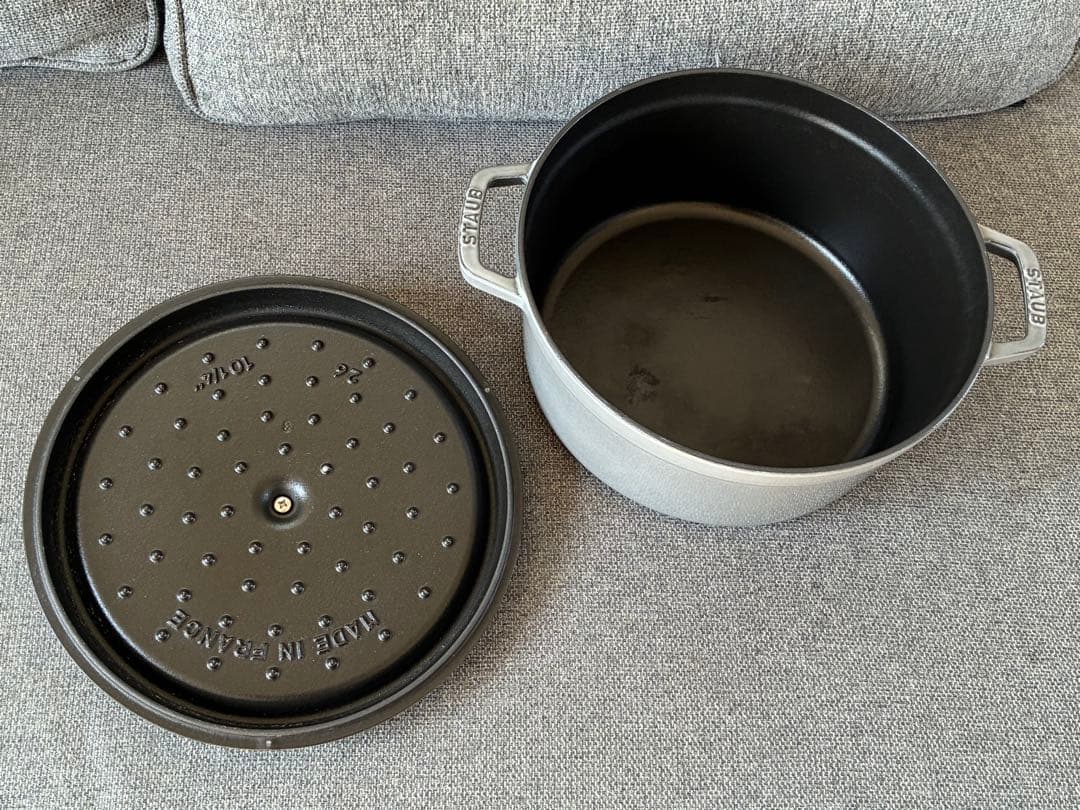 STAUB 両手鍋 グレー 約26cm - メルカリ