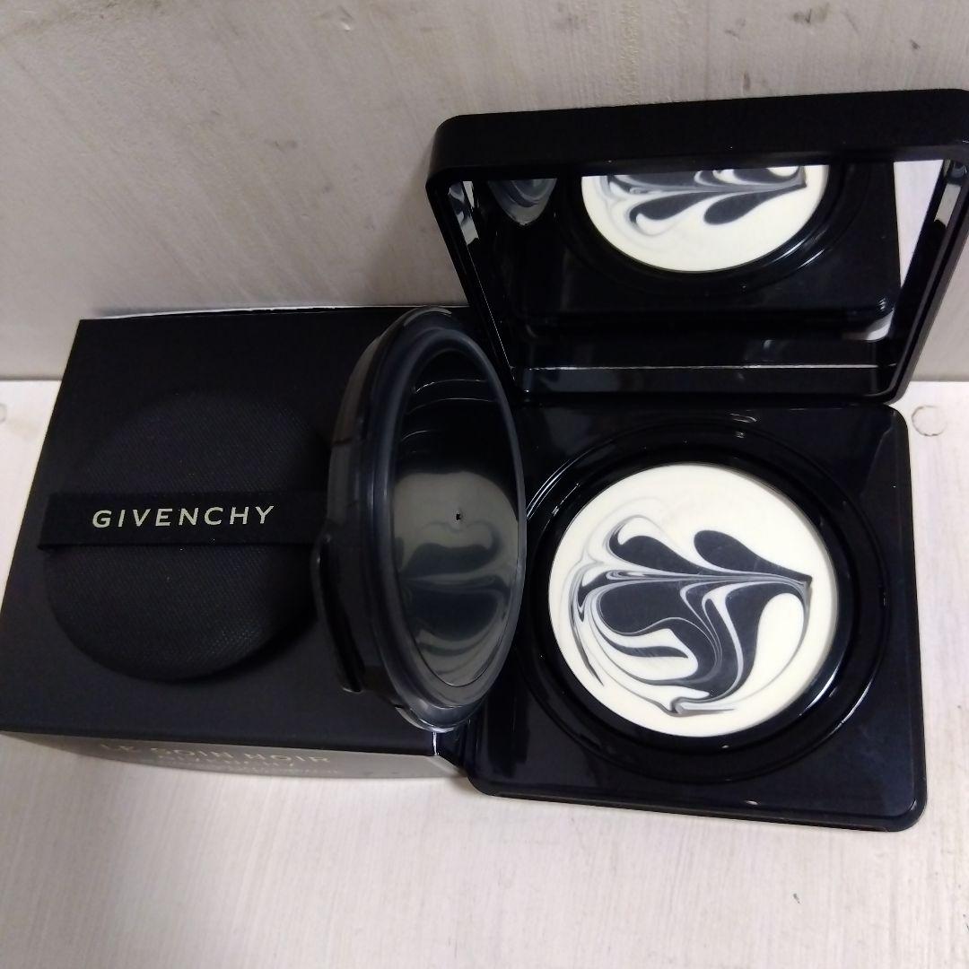 GIVENCHY ソワンノワールUVコンパクト ソワンノワール 日焼け止め
