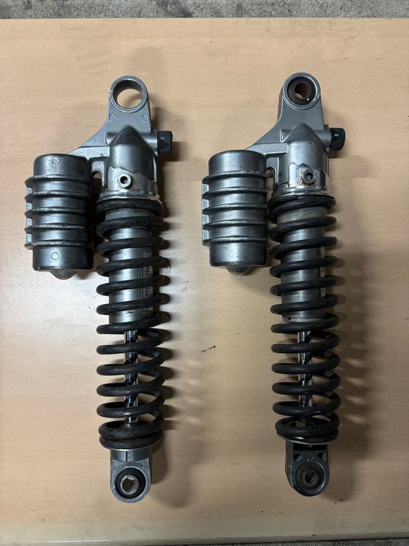 ZRX400 純正リアサスペンション　Kawasaki カワサキ Yahoo!オークション - KAWASAKI カワサキ ZRX400純正リアサス KYB カヤ