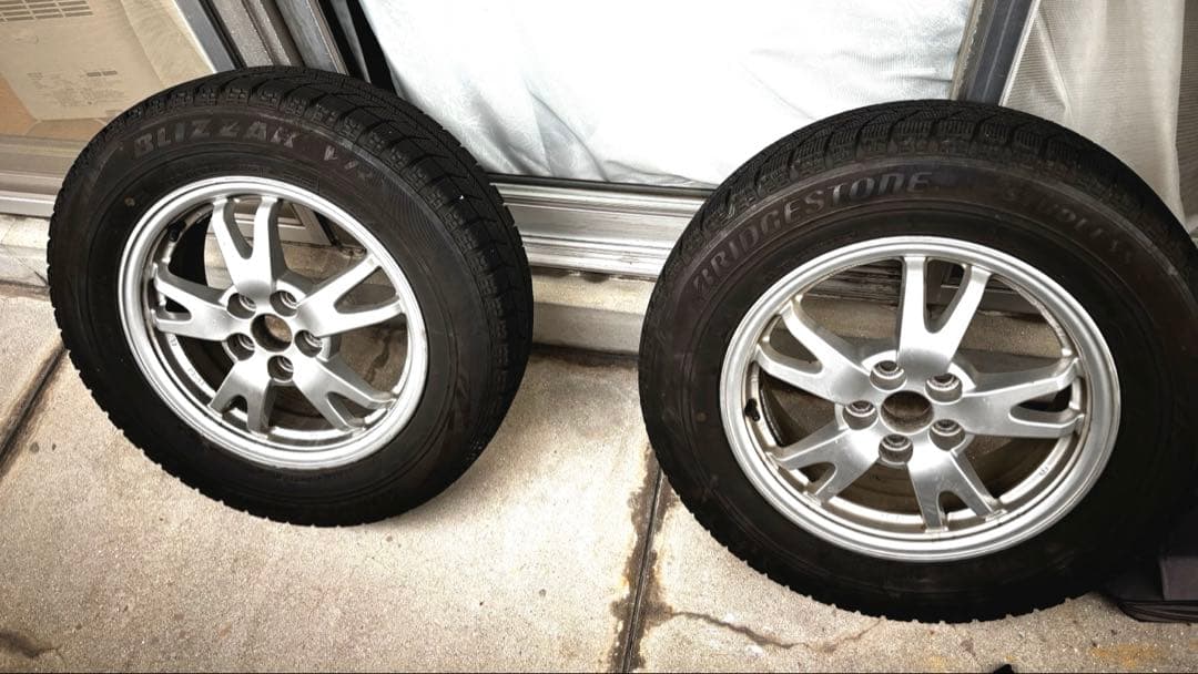 スタッドレスタイヤ 30プリウス等