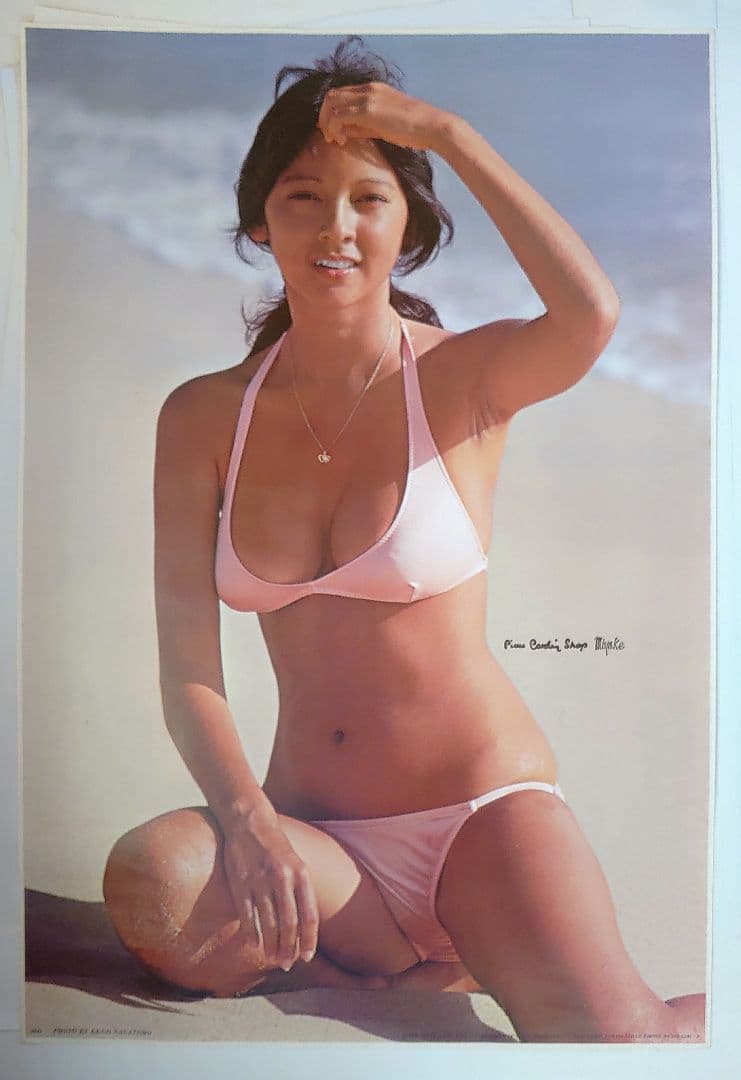 ✨アグネスラム ✨ 水着ポスター サイズ 約62cm×92cm - メルカリ