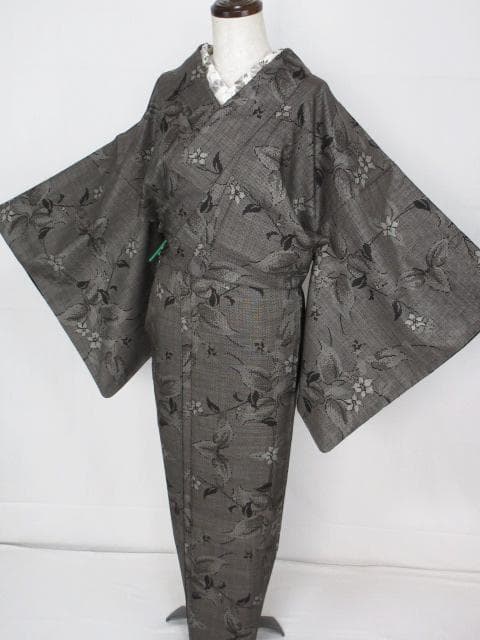 着用少ない！美品＊純泥染＊７マルキ＊本場大島紬＊防水済＊着物＊１６５ｃｍ＊裄６６