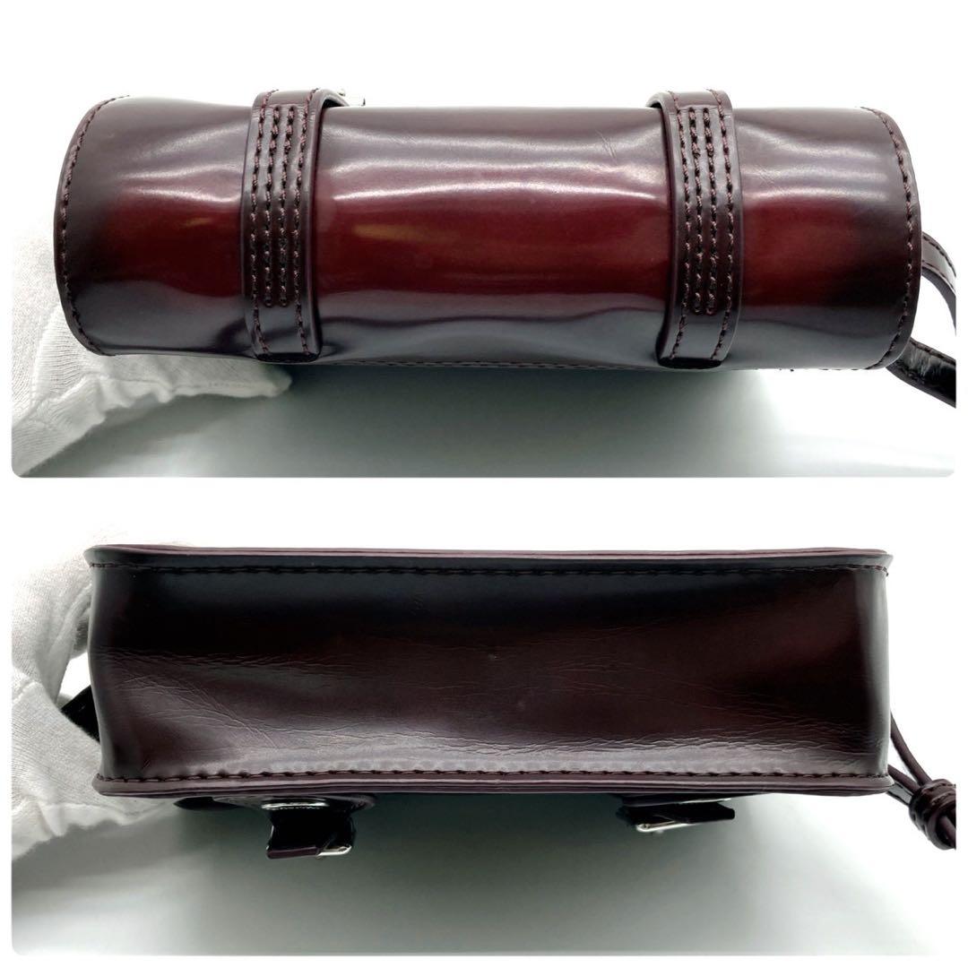 ドクターマーチン　サッチェルバッグ　7インチ　チェリーレッド　ショルダーバッグ