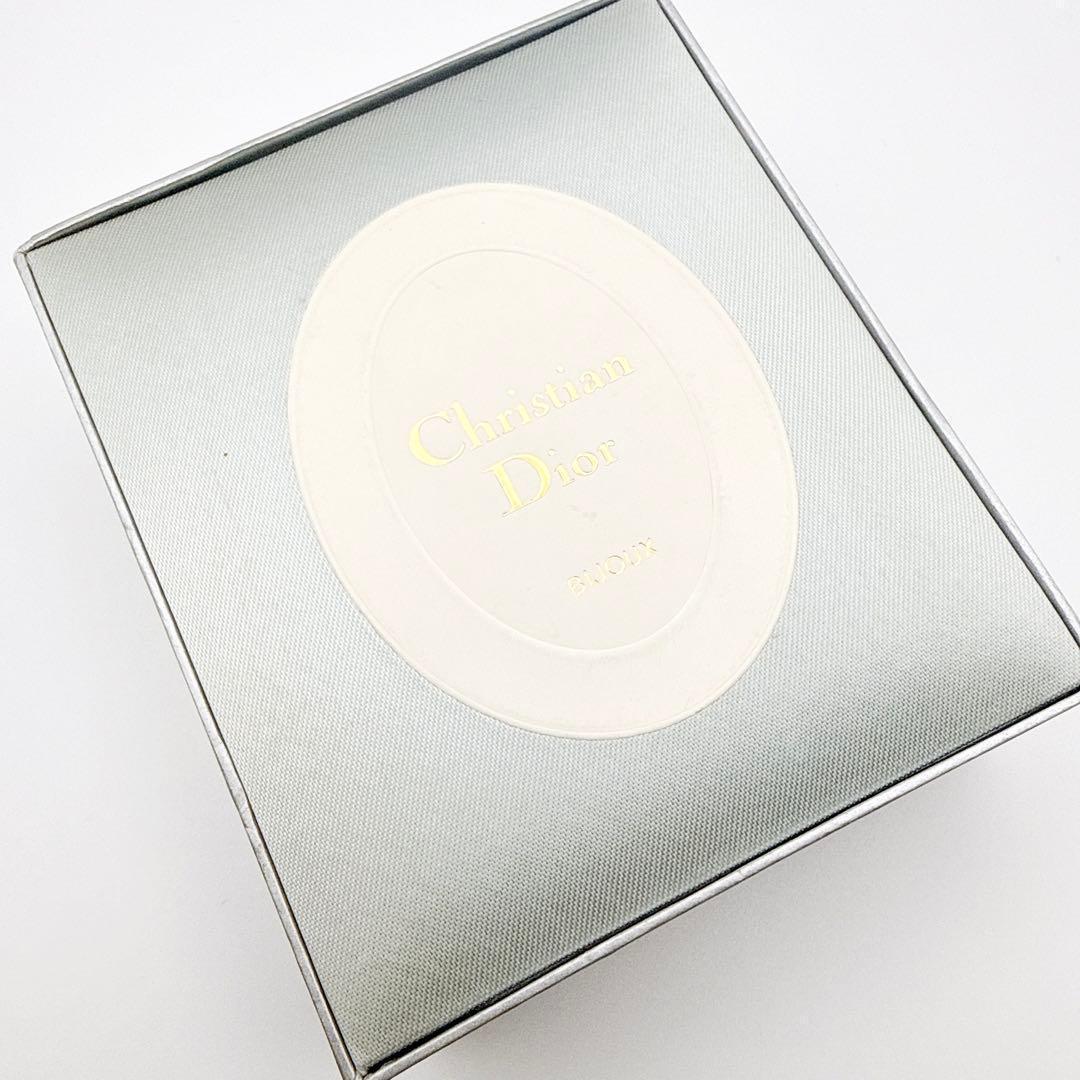 2924 保存箱付き✨Dior ブローチ CD ロゴ 希少 刻印 - メルカリ