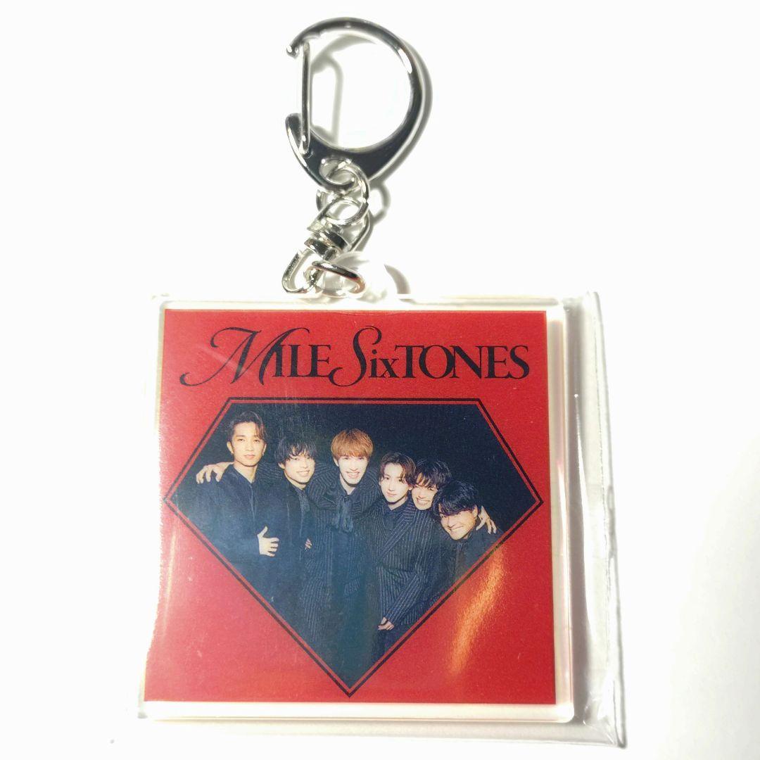 つける！SixTONESアクリルキーホルダー - メルカリ