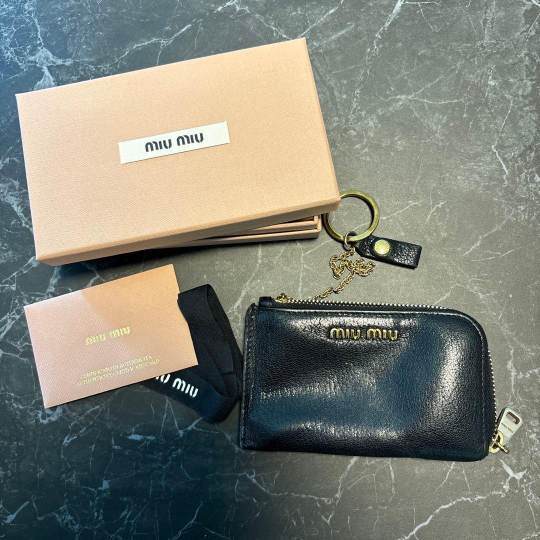 miumiu ミュウミュウ キーリング付き カードケース キーケース - メルカリ