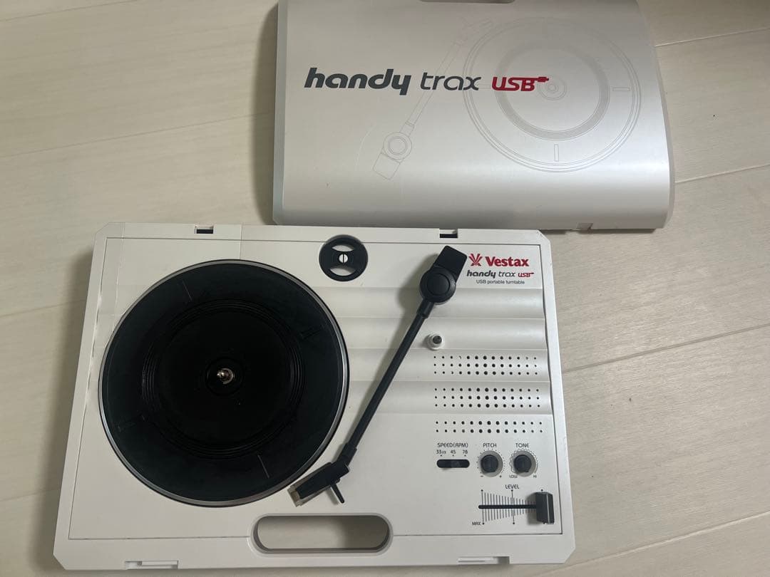 VESTAX Handy trax USB ポータブルターンテーブル Amazon.com: Vestax Handytrax USB Portable Turntable w/USB - New
