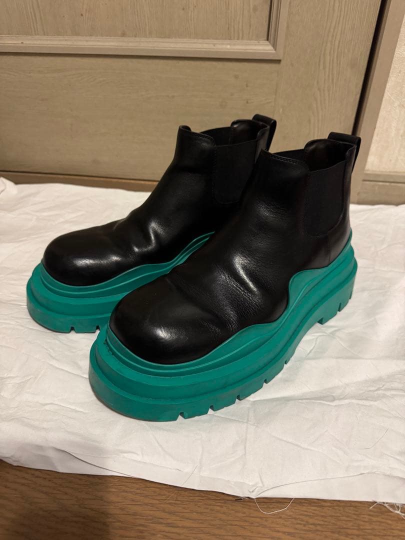 ボッテガヴェネタ　タイヤブーツ 42 グリーン ボッテガヴェネタ タイヤ レザー サイドゴアブーツ 42 メンズ グリーン