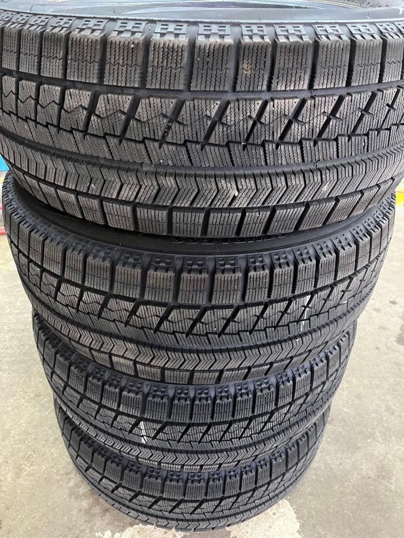 vrx 205/55r16 4本　バリ山 ブリザック 2025年製 BLIZZAK VRX3 205/55R17 95Q XL 【4本セット