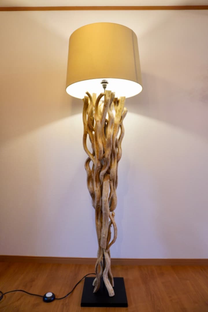 KARE スカルトラ フロアランプ 流木風 天然木 - メルカリ