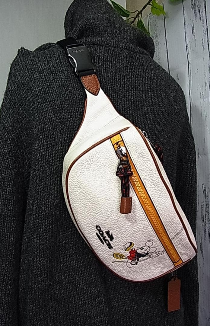 正規美品コーチxDisneyコラボ ウエスト＆ボディバック 3747 ミッキー