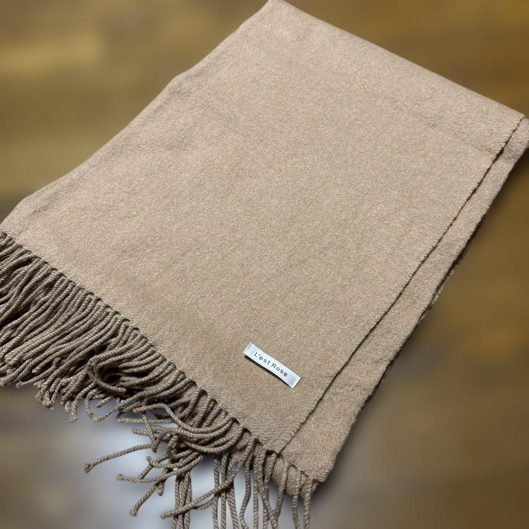 L'estRose ベージュ フリンジ ストール - メルカリ