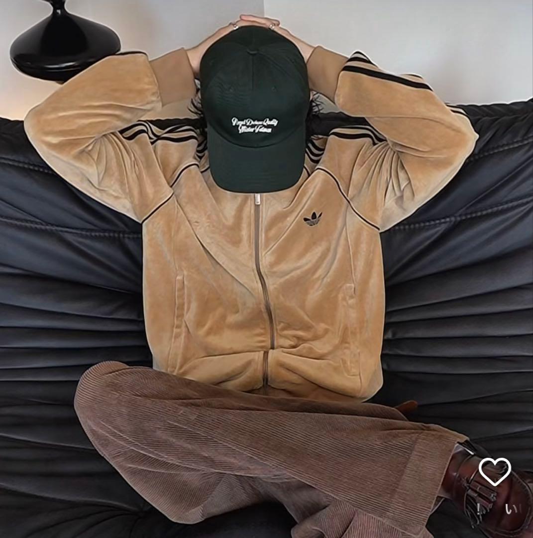 新品M】adidas アディカラー ブラウン ベロア トラックトップ 風早ゆう