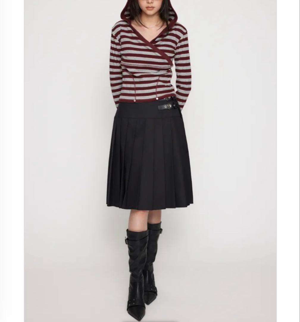 新品未使用LAGUA GEM FRONT CROSS BORDERフーディ赤 - メルカリ