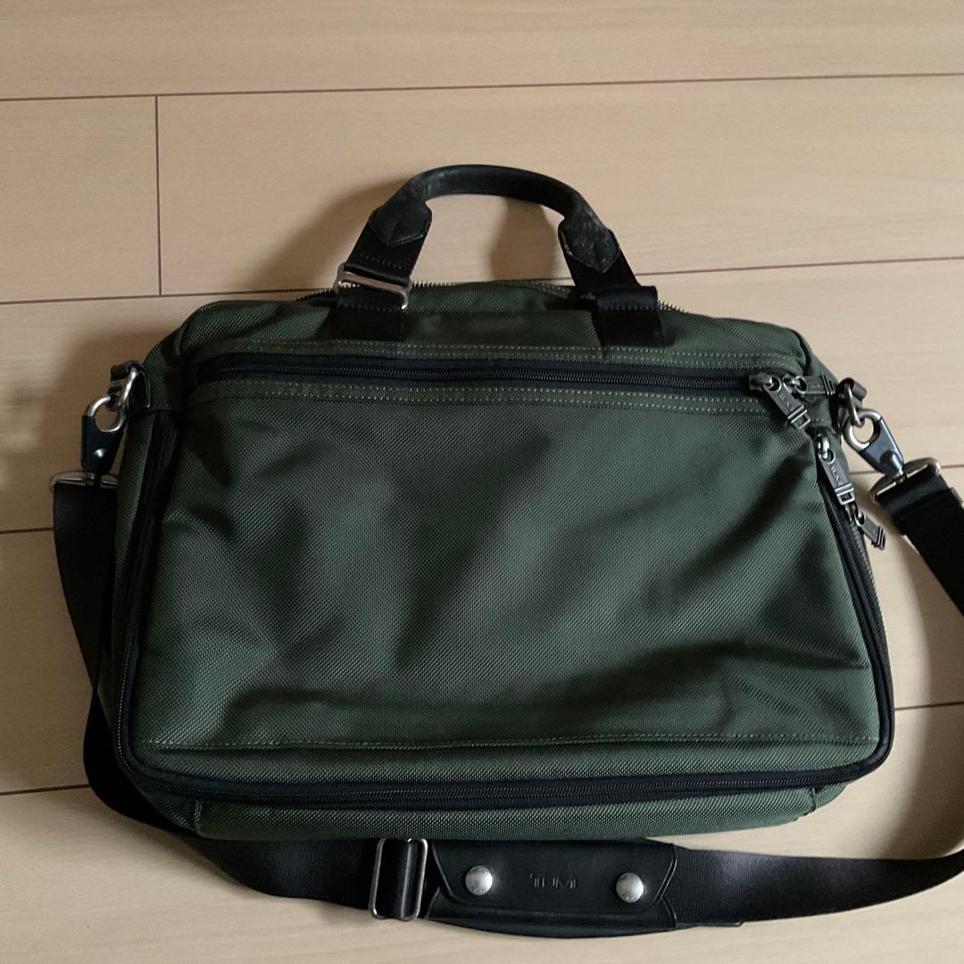 TUMI ビジネスバッグ オリーブグリーン - メルカリ