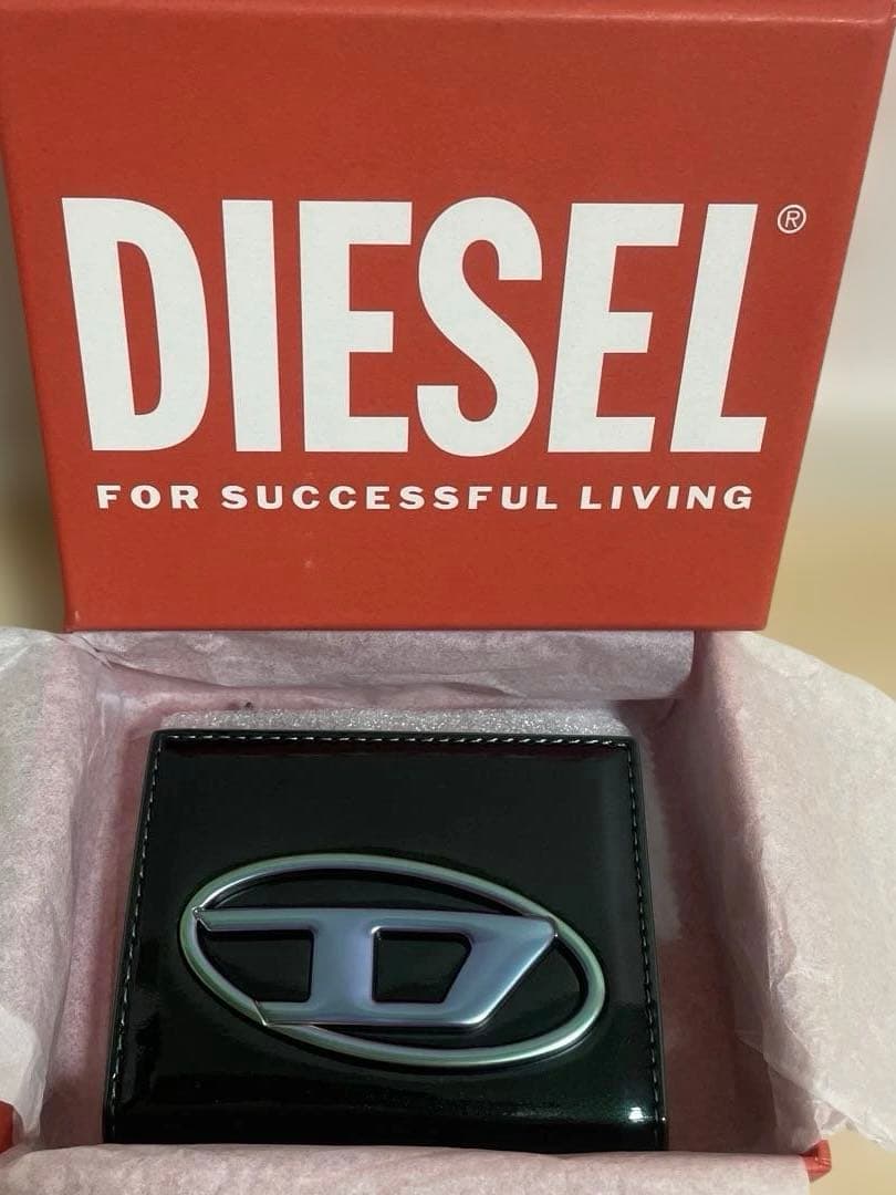 DIESEL グリーン 二つ折り ケース カードケース 財布 ディーゼル DIESEL 財布 二つ折り財布 折りたたみ財布 小銭入れ付き