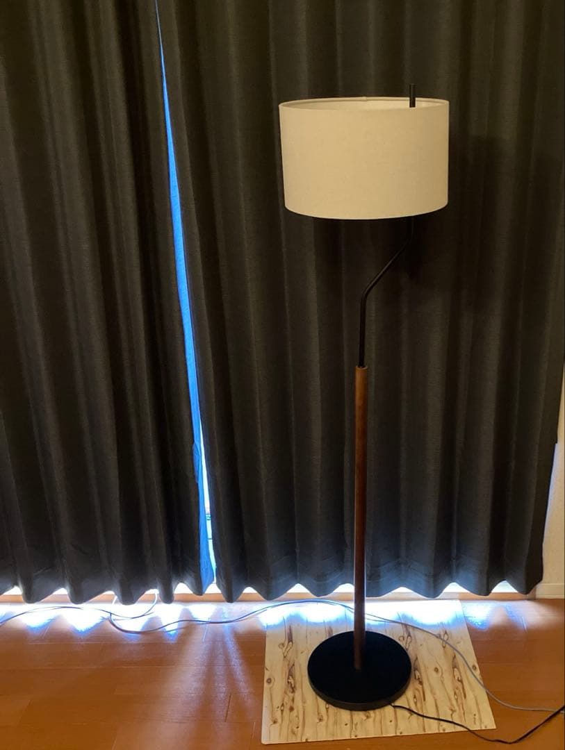 フライミーパーラー　フロアスタンド ライト ホワイト ブラック FLYMEe Parlor Floor Light / フライミーパーラー フロアライト