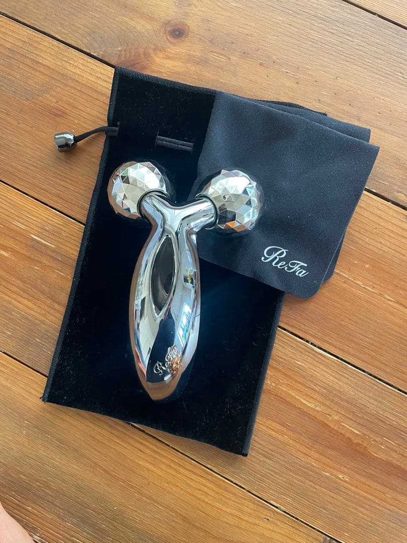 ReFa 美顔ローラー シルバー ポーチ付き - メルカリ