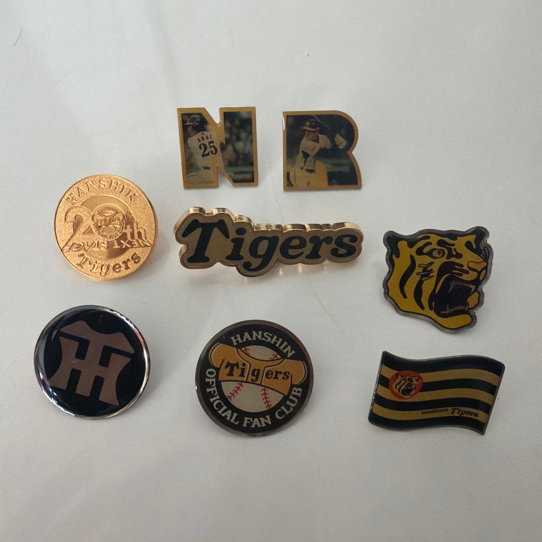 阪神タイガース ピンバッジ 8個セット - メルカリ