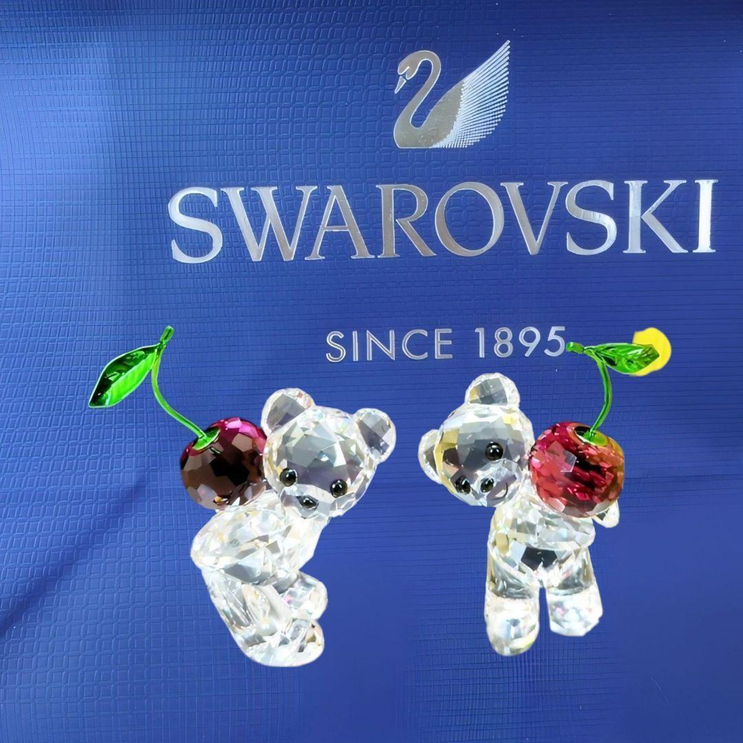 未使用　定価￥28,600税込　Swarovski クマとチェリーのクリスタル 定価￥28,600税込 未使用 Swarovski クマとチェリーのクリスタル