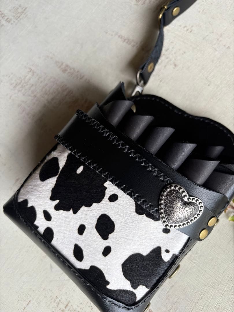 ♧Jasmine♧プロフィール必読様専用 牛革ブラック、ハラコカウのシザー